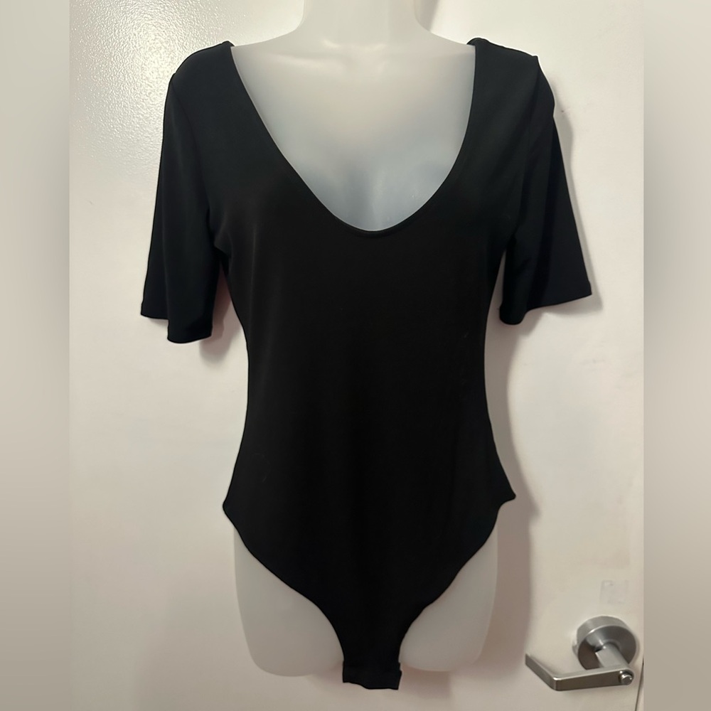 Leith Short Sleeve Black body suits - Size M